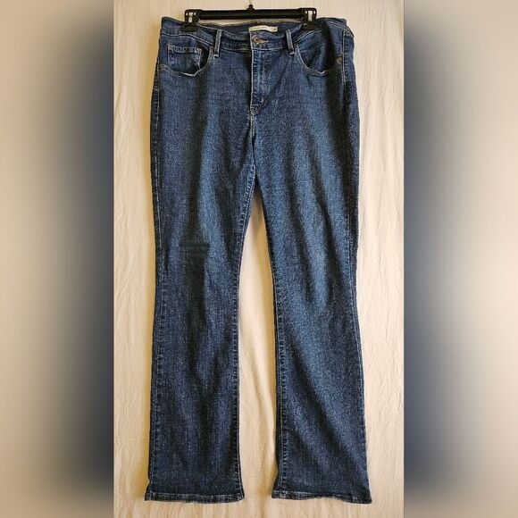 Levi's Jeans Women's 14 (33x31) Classic Bootcut Mid Rise Medium Wash EUC - Picture 1 of 9